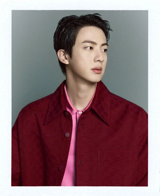 Jin (BTS) 'vượt mặt' Kendall Jenner khi trở thành đại sứ Gucci- Ảnh 1. Jin (BTS) 'vượt mặt' Kendall Jenner khi trở thành đại sứ Gucci- Ảnh 1.