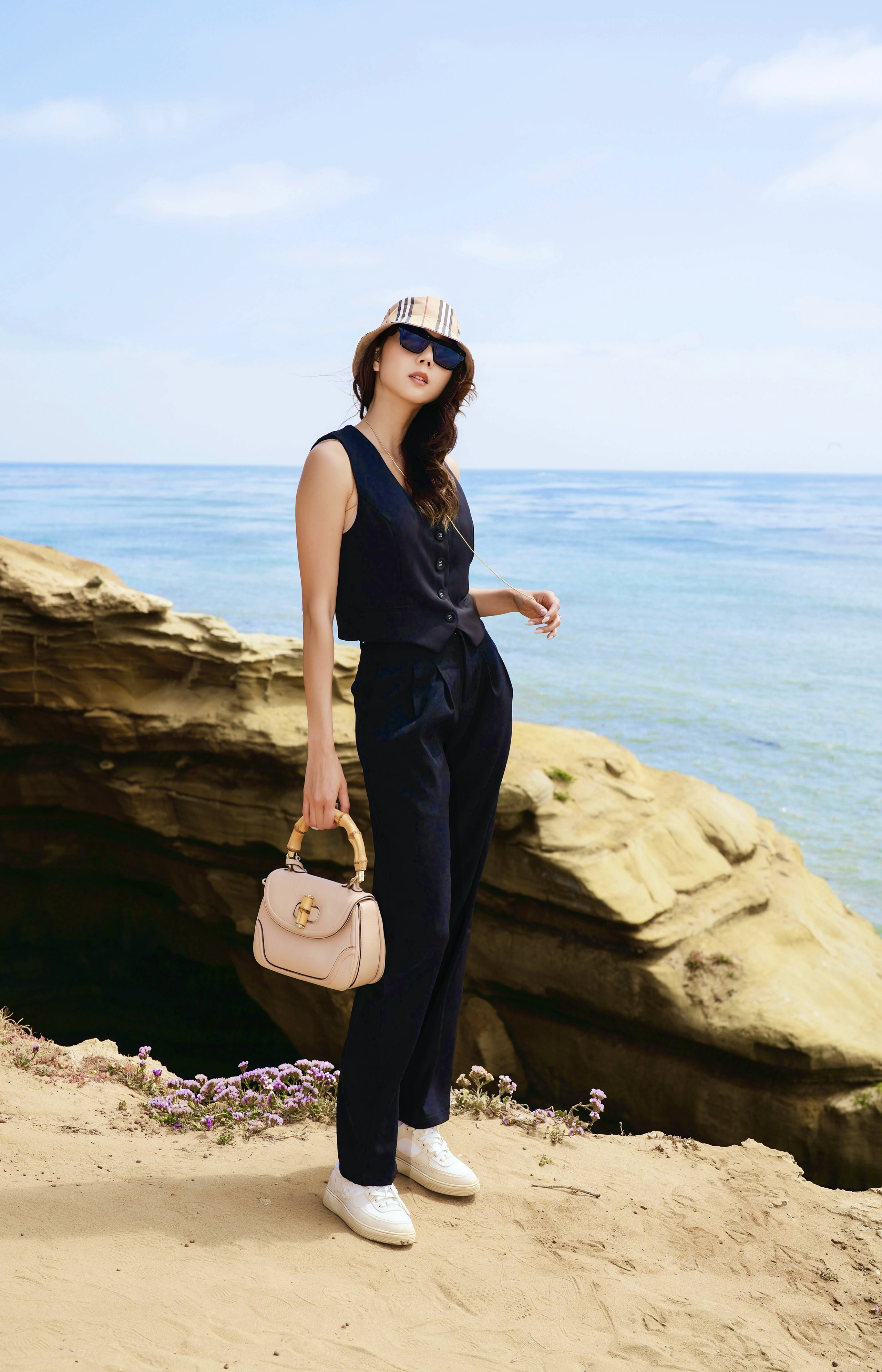 Siêu mẫu Ngọc Quyên: Tôi phải bỏ hết sĩ diện để sống- Ảnh 4. Siêu mẫu Ngọc Quyên: Tôi phải bỏ hết sĩ diện để sống- Ảnh 4.