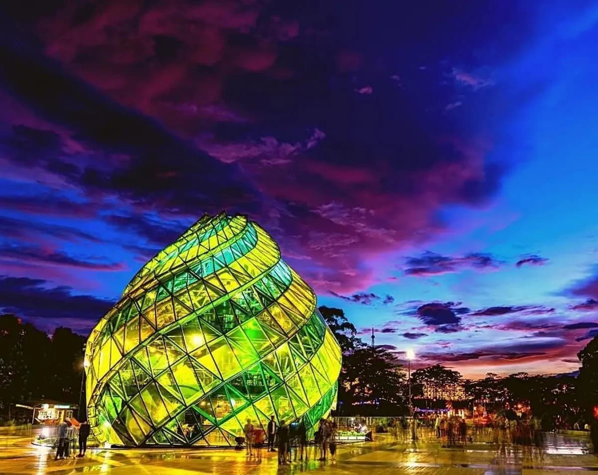 quang-truong-Lam-Vien-du-lich-Da-Lat