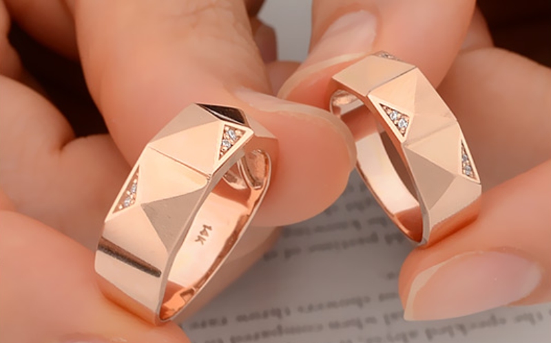 Nhẫn cưới thuộc hành Hỏa Nhẫn cưới thuộc hành Hỏa