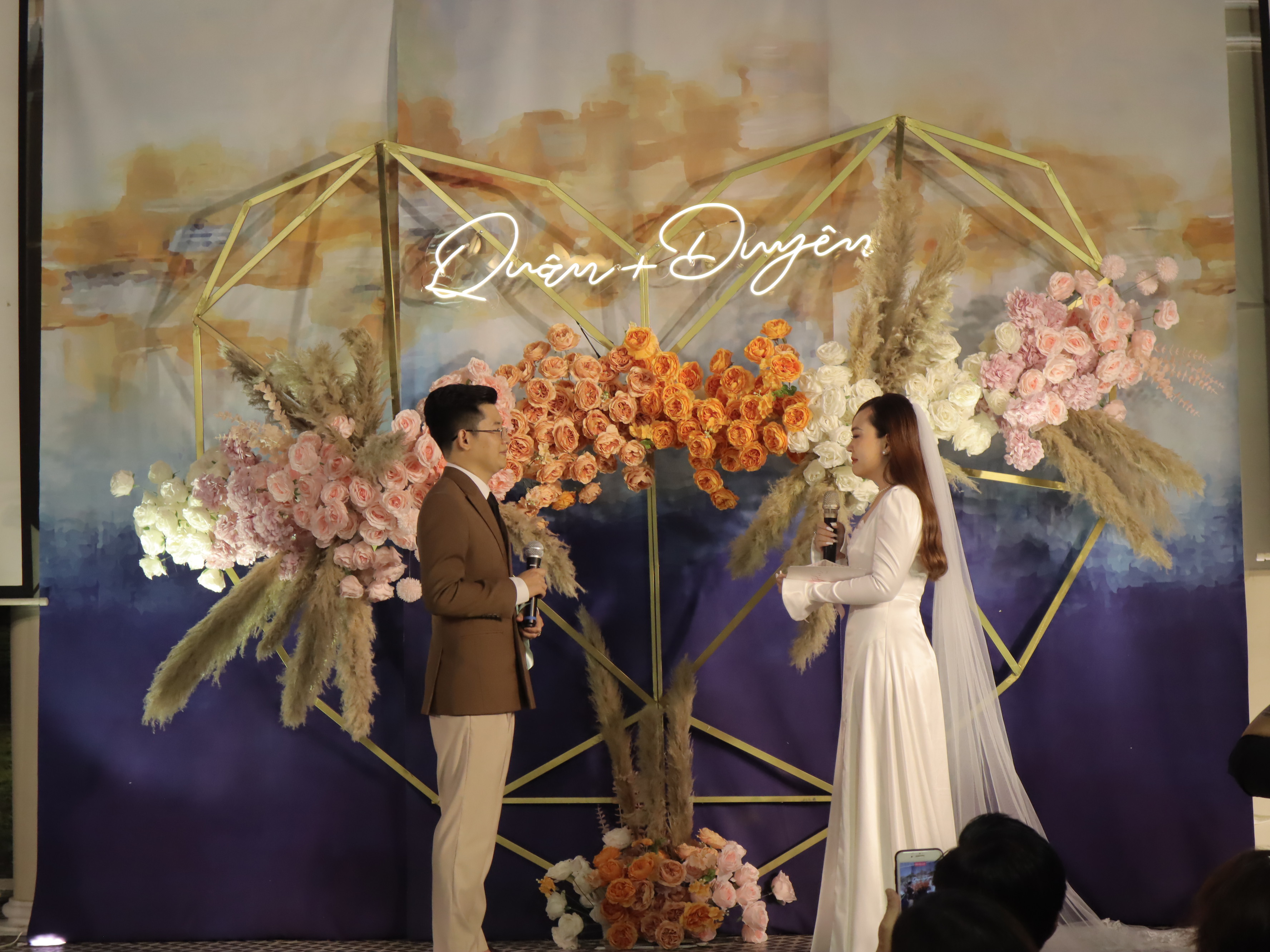 tong-duyet-chuong-trinh-cuoi