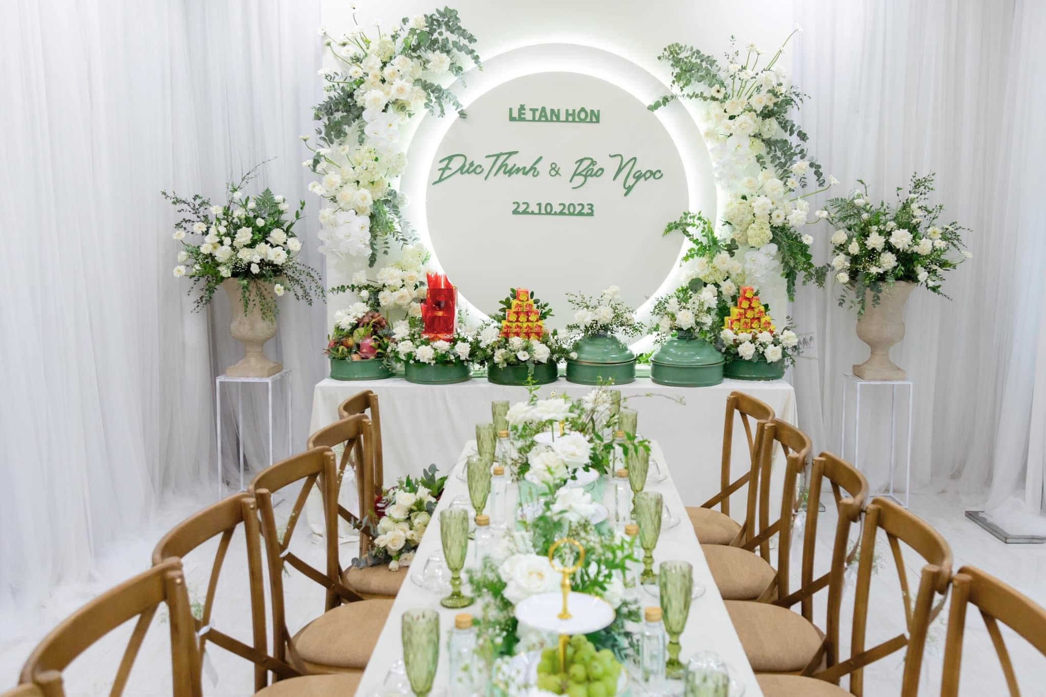 trang-tri-tiec-cuoi-gia-tien-can-chi-bao-nhieu-tien-la-du