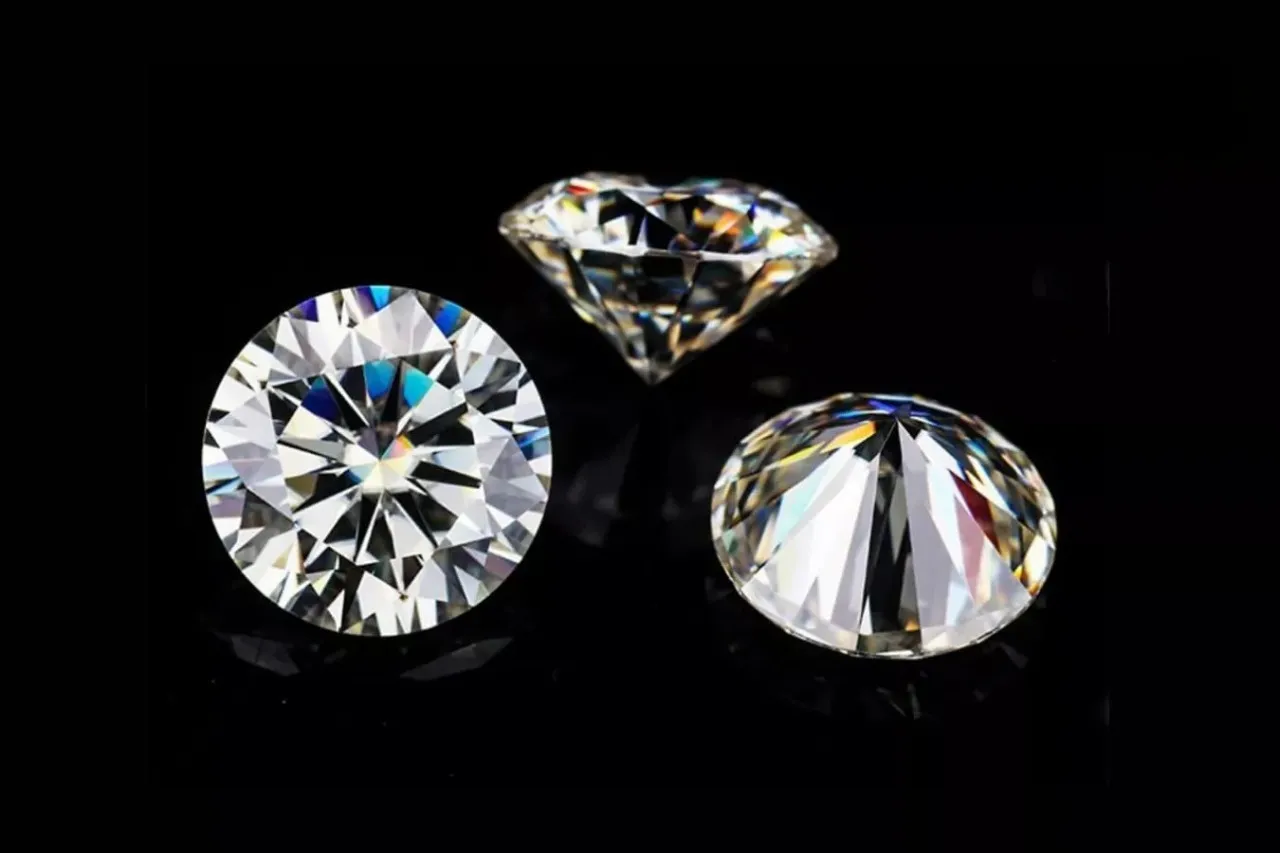 hiệu ứng cầu vồng kim moissanite